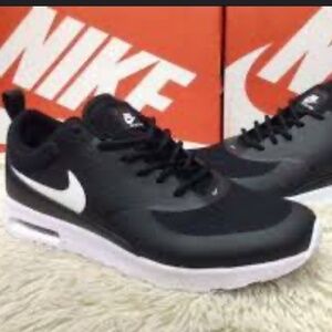 Nike Air Mac Thea Black White Youth Size 4.5 Boy Running Shoes Sneakers